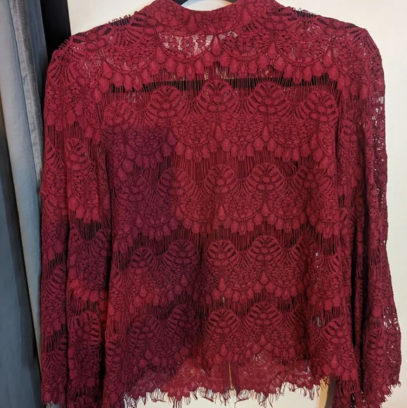 MinkPink Drama Queen Burgundy Lace Zip Back Bell Sleeve Top size M - Picture 11 of 11